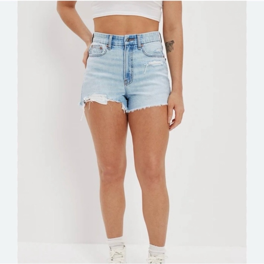 American Eagle Curvy 90’s Boyfriend  Distressed Jean Shorts size 8